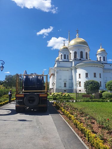 Поставка трубы в Ново-Тихвинский монастырь